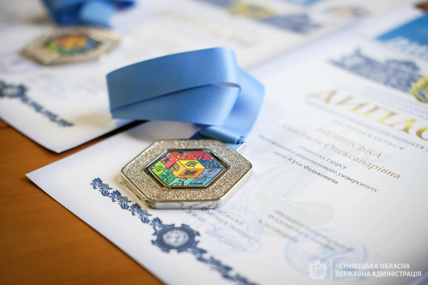Сергій Осачук вручив президентські стипендії буковинським учням, ЧОДА