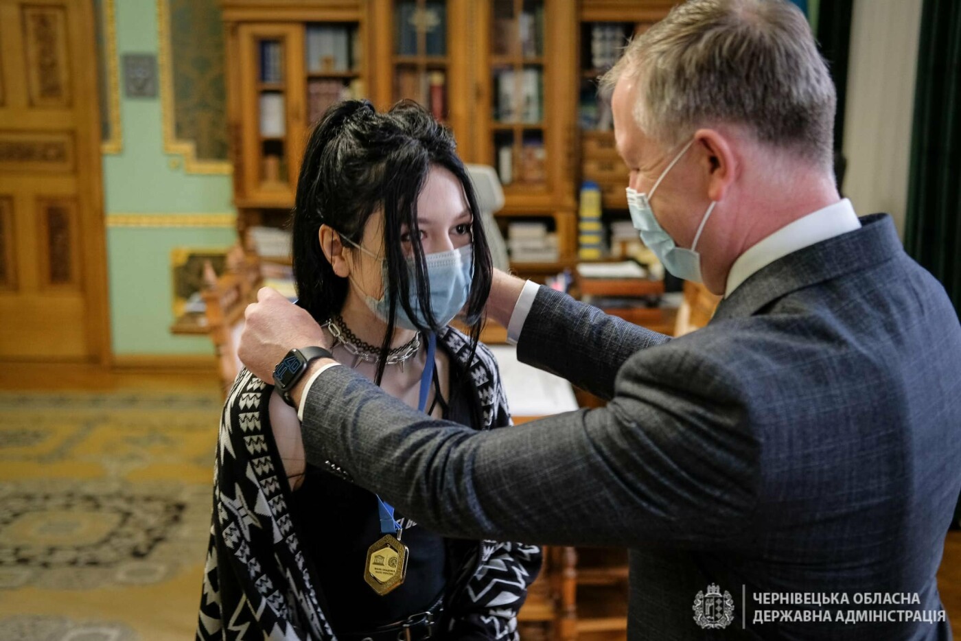 Сергій Осачук вручив президентські стипендії буковинським учням, ЧОДА