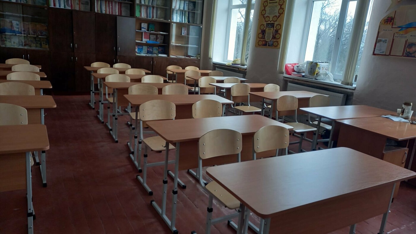 Шість закладів освіти Сокирянської громади отримають меблі та техніку