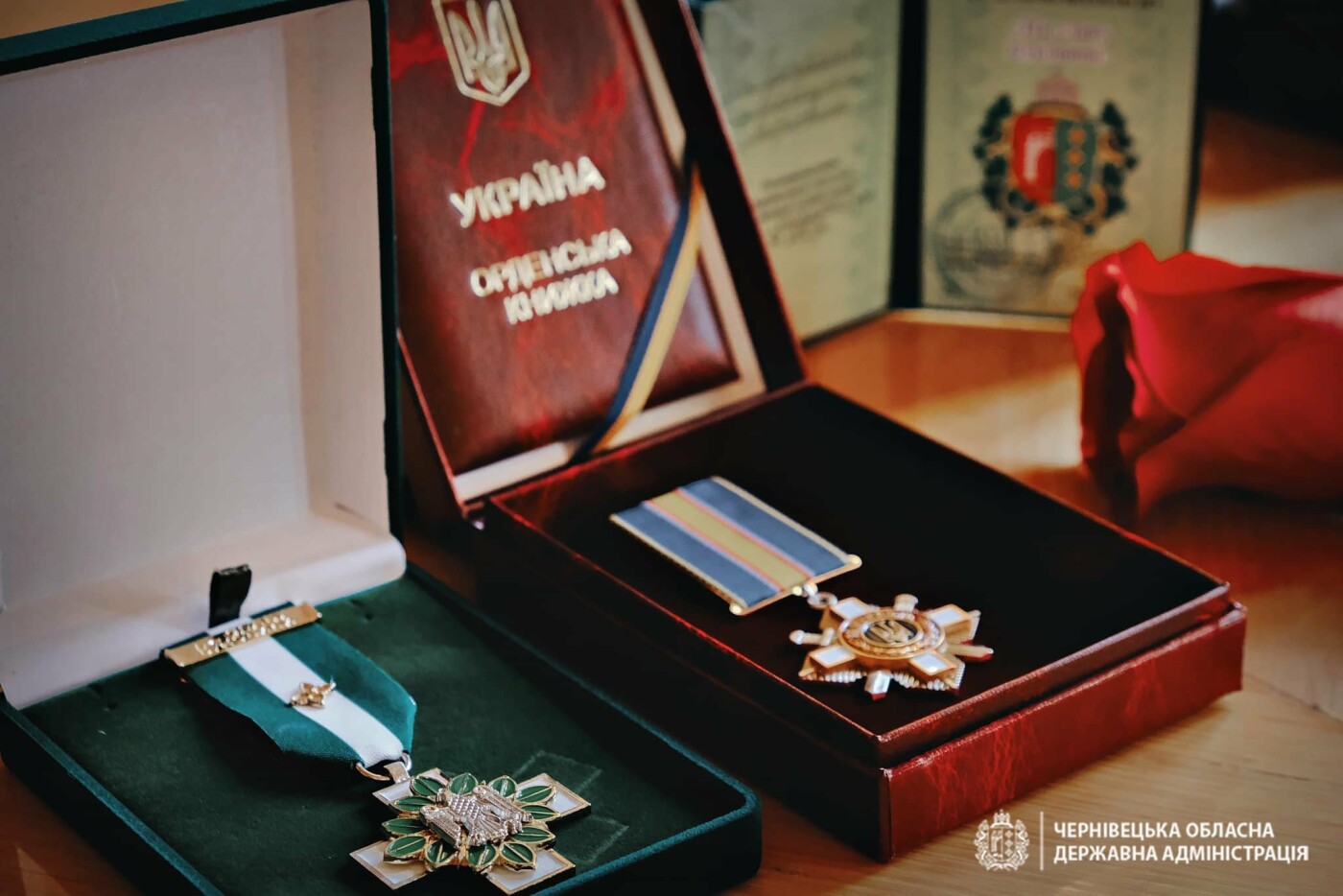 На Буковині вшанували загиблих воїнів: родичам вручили посмертні нагороди та відзнаки