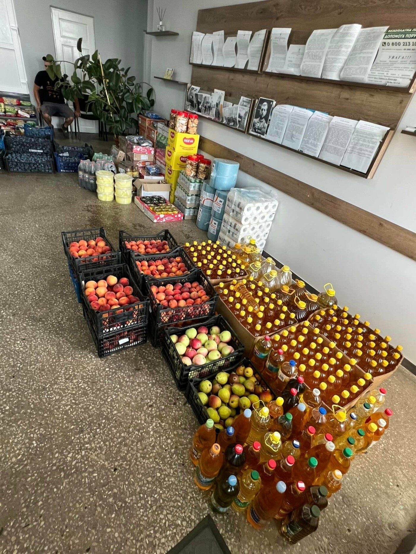 Буковинці відправили черговий вантаж допомоги для військових на Донбасі: овочі та фрукти