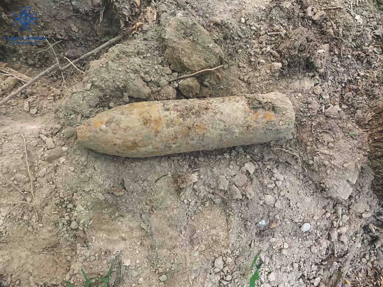 Небезпечна історична знахідка: у Чернівецькій області знищили снаряд ще часів Першої світової