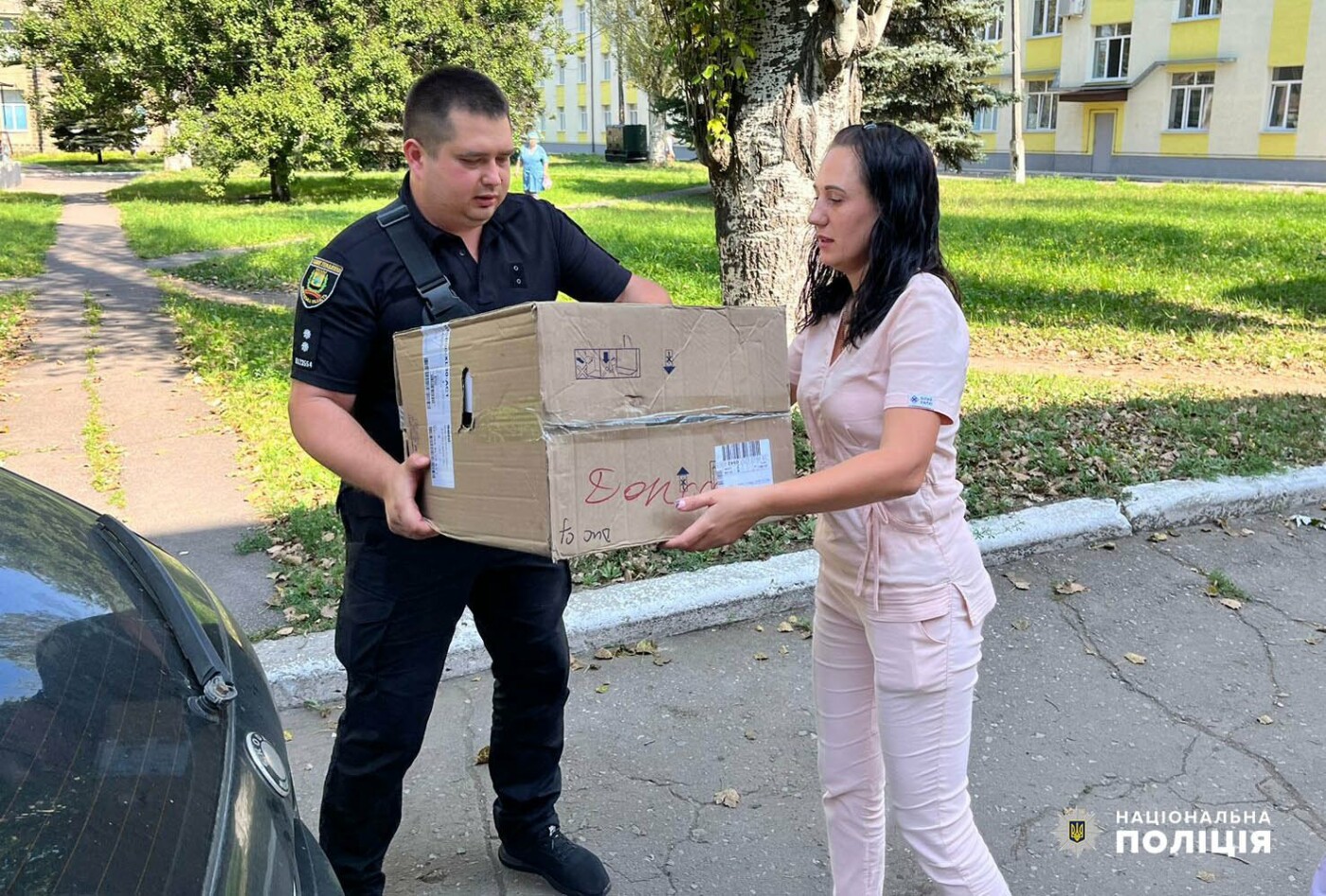 Буковинські поліцейські доставляють життєво важливу допомогу військовим на Донбасі: що передали
