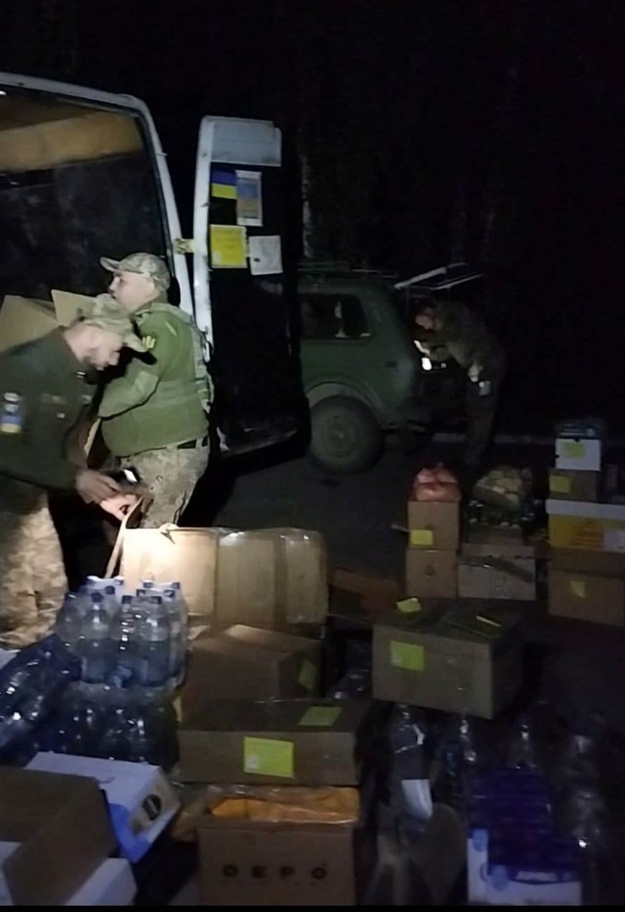 Прості місцеві жителі з Буковини зібрали допомогу захисникам на Сумщину