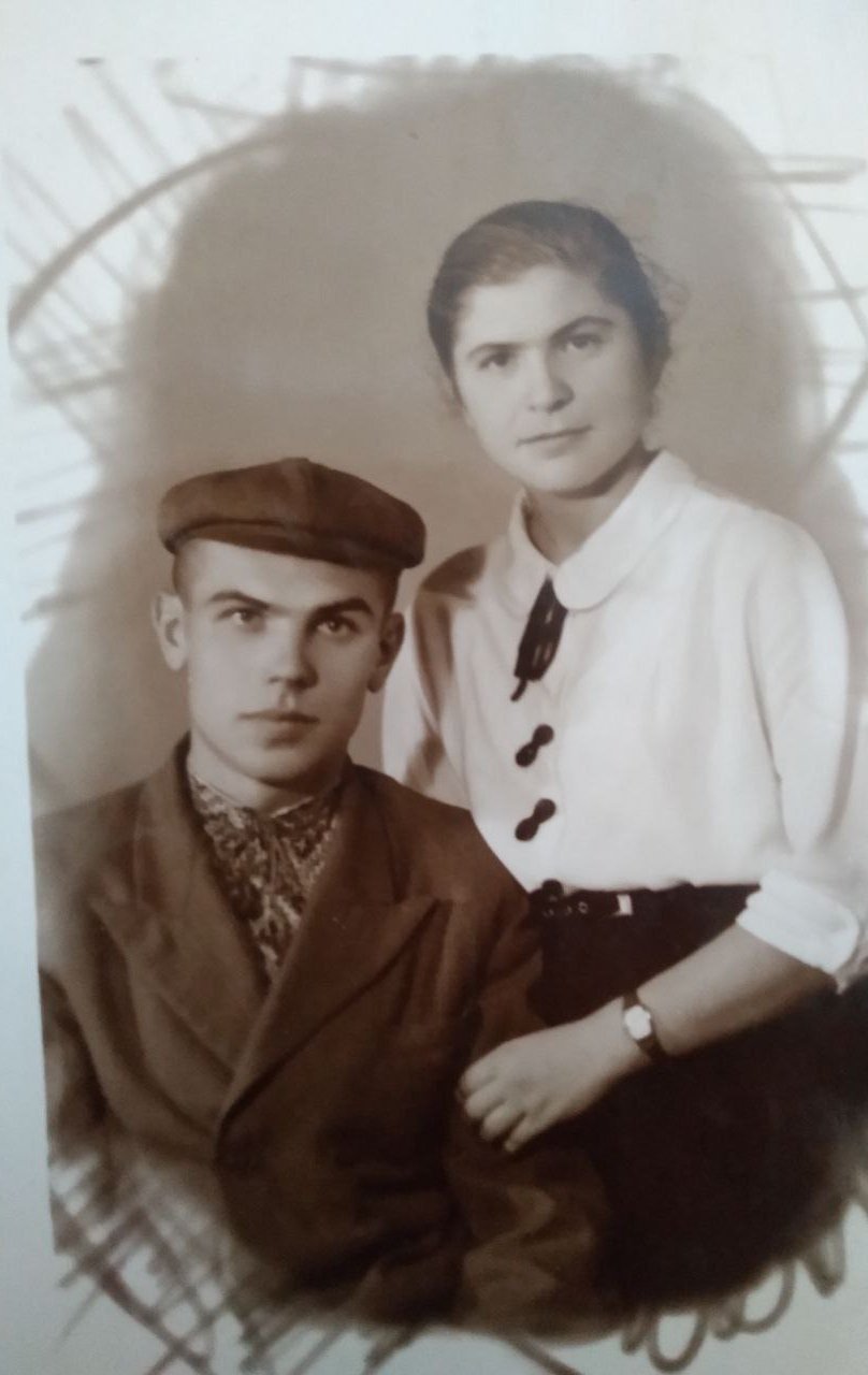 Мої молоді дідусь і бабуся, коли вже були у шлюбі