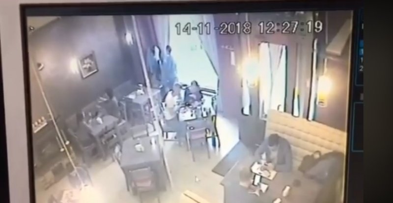 У Чернівцях невідомий зловмисник у відвідувачки піцерії вкрав куртк... У Чернівцях невідомий зловмисник у відвідувачки піцерії вкрав куртку, Антоніна Сімаченко