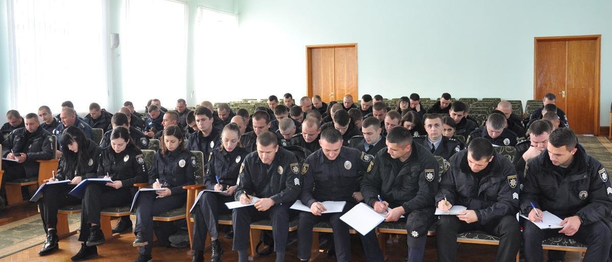 Поліцейські Буковини готуються до посиленої боротьби з домашніми ти... Поліцейські Буковини готуються до посиленої боротьби з домашніми тиранами, Антоніна Сімаченко