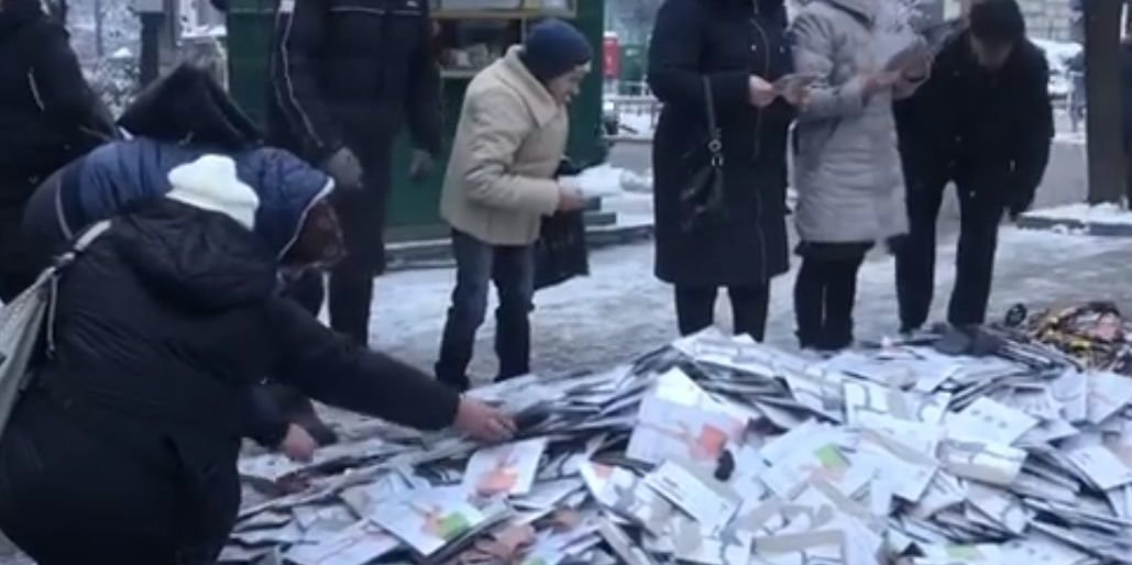 У Чернівцях влаштували "Блек фрайдей на бруківці!" У Чернівцях влаштували "Блек фрайдей на бруківці!", Антоніна Сімаченко