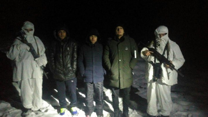 На Буковині затримали нелегалів із Афганістану та Пакистану На Буковині затримали нелегалів із Афганістану та Пакистану , Антоніна Сімаченко