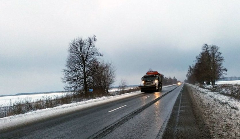 Будьте уважні: буковинців попереджають про ожеледицю на дорогах