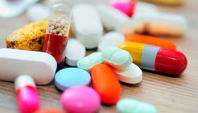 Ніяких посередників: у МОЗ планують купляти дороговартісні інноваційні ліки у виробників