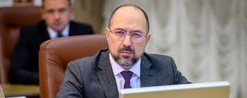 Розумна політика від Шмигаля: трудовим мігрантам обіцяють гранти на власну справу