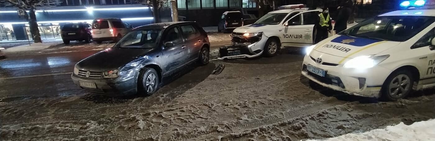 У Чернівцях сталася ДТП за участі службового авто поліції