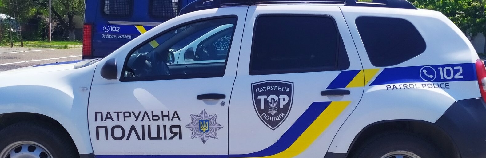 У Чернівцях молодики ходили по вулиці і стріляли зі зброї: їх затримали патрульні