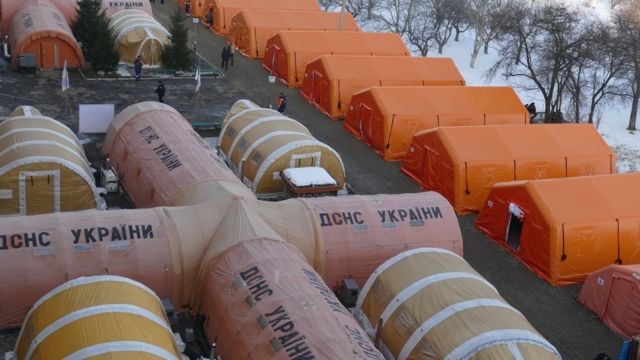 На Прикарпатті шпиталізували до мобільного COVID-госпіталю першого пацієнта, у лікарні бракує ліжок