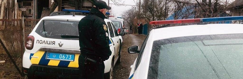 Зарізали у власному будинку: поліція з'ясовує обставини вбивства чернівчанки