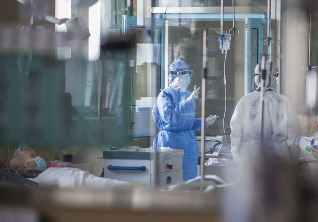 В Україні різко зросла кількість хворих на COVID-19 - за добу майже 13 тис інфікованих