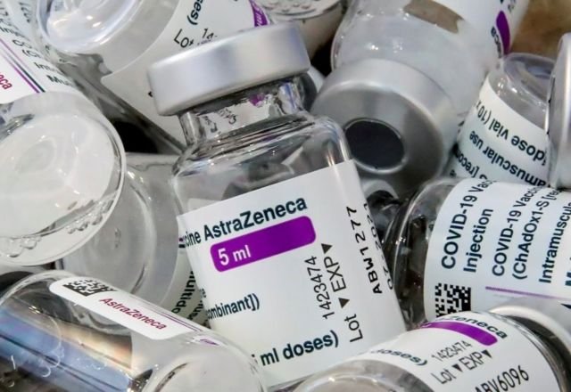 Науковці встановили, чи викликає вакцина AstraZeneca утворення тромбів