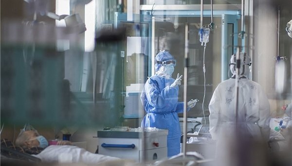 В Україні за добу COVID-19 забрав життя понад трьохсот людей: нових випадків побільшало