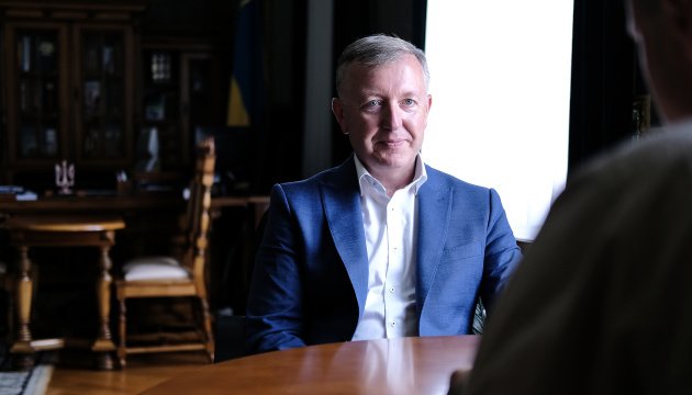 Стало відомо, які статки у голови Чернівецької ОДА Сергія Осачука
