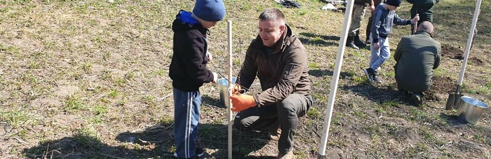 На Буковині в одному з дитбудинків висадили фруктовий сад
