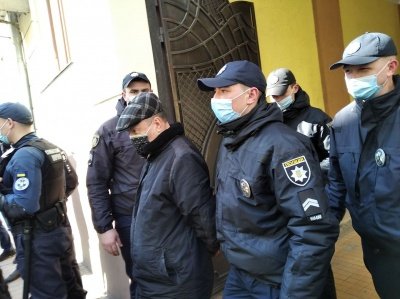 У Чернівцях від посади у коледжі відсторонили викладача, якого підозрюють в педофілії