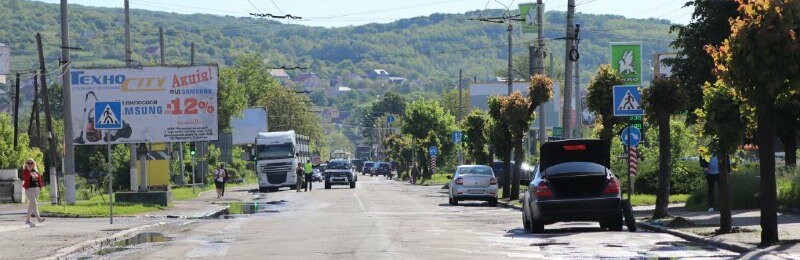 У Чернівцях рух транспорту по вулиці Хотинській відбувається у звичному режимі 