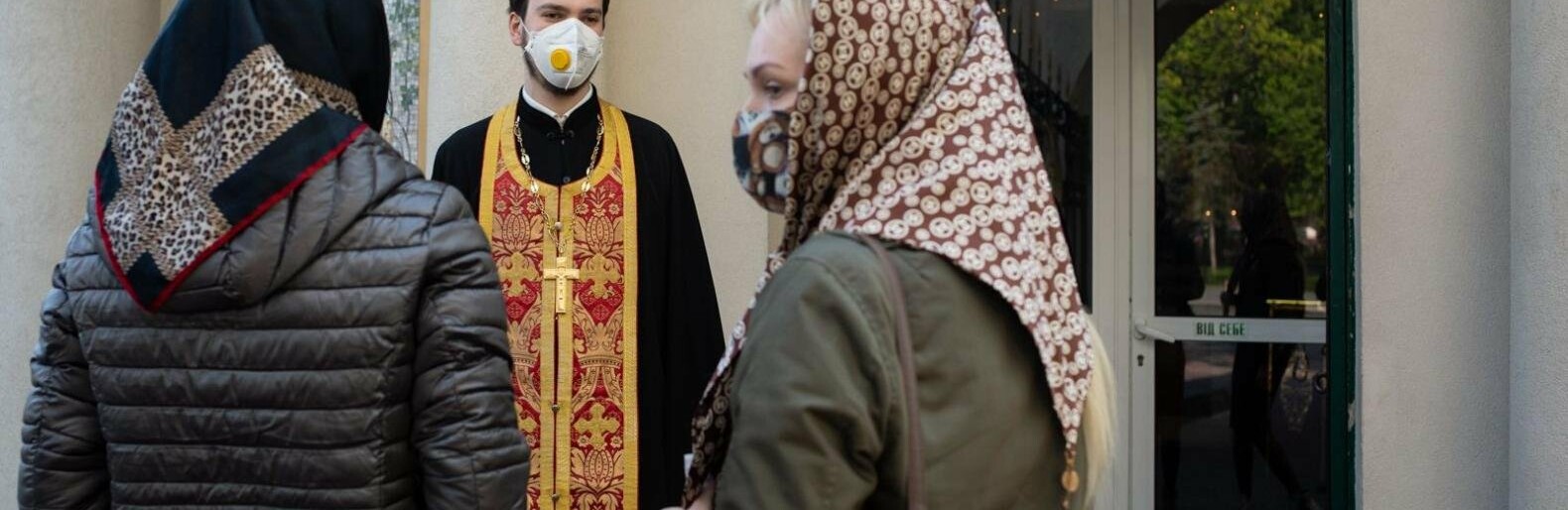 Великдень під час пандемії: голова Чернівецької ОДА закликав вірян не нехтувати карантином