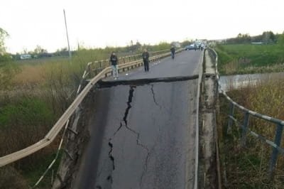 Був аварійний п'ять років: на трасі Львів-Радехів-Луцьк обвалився міст через річку