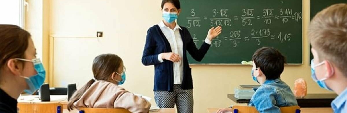 У Чернівцях від завтра учні 5-11 класів повертаються за парти: хто залишиться на дистанційці