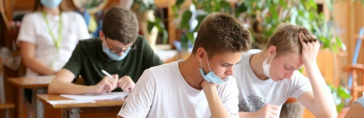 Сьогодні буковинські учні складають ЗНО з української мови і літератури