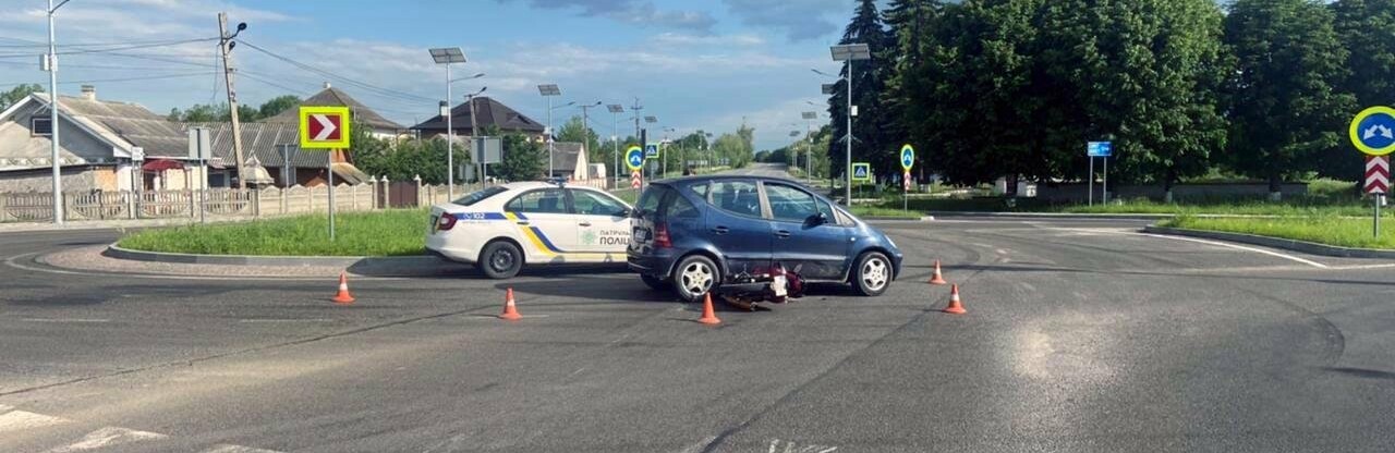 На Буковині сталася ДТП: мотоцикл зіткнувся з автомобілем