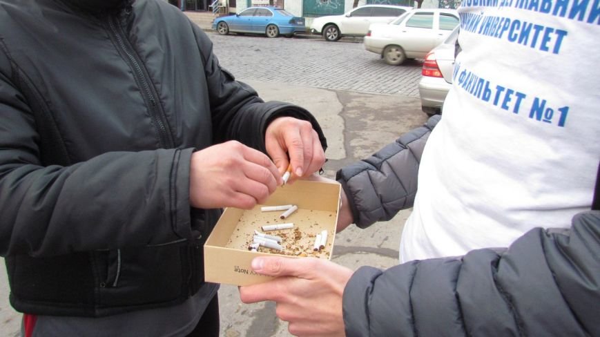 Студенти БДМУ міняють цигарки на аскорбінки (фото) - фото 1