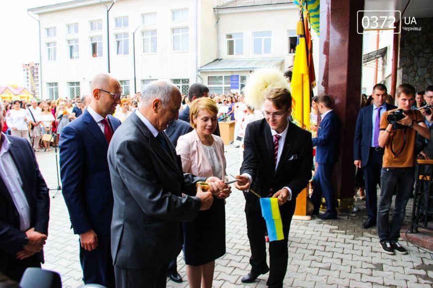 14151893_1854342378184642_1209440526_o